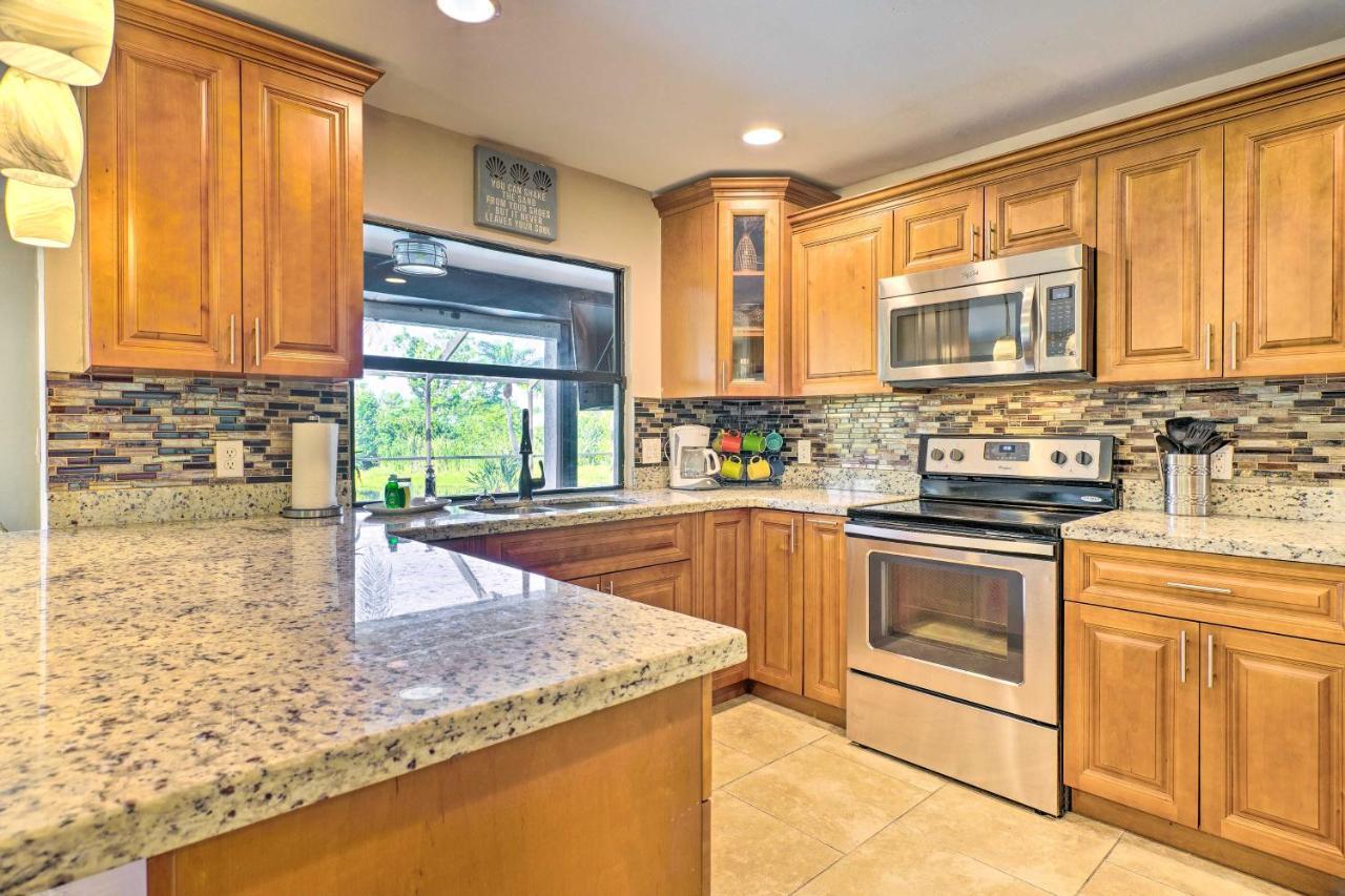 Pet-Friendly Fort Myers Home With Patio And Grill! ノース・フォート・マイヤーズ エクステリア 写真